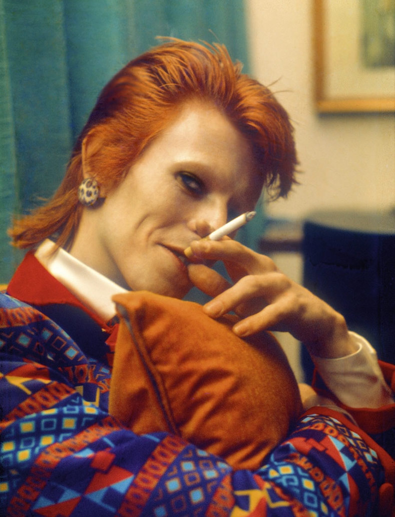 david bowie cigarette, david bowie five years, david bowie space oddity, david bowie starman, david bowie ojos, david bowie heroes, david bowie canciones, david bowie man, david bowie peliculas, david bowie heroes, david bowie iman, angela bowie,